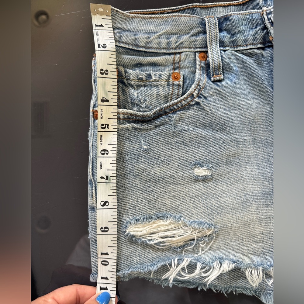 Levi's Distressed Denim 501 Shorts, Size 27 - Picture 11 of 12